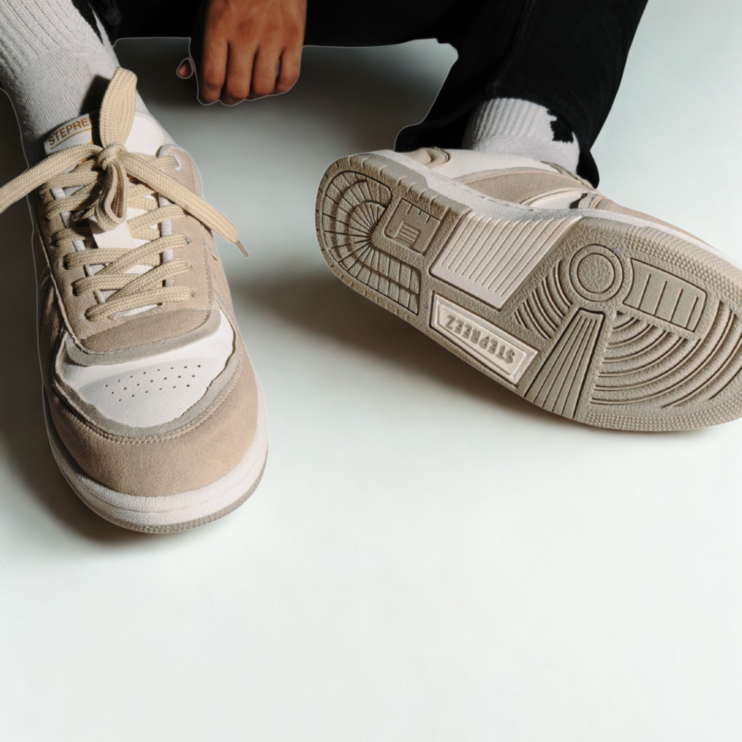 sneakers styled with casual outfit – beige and white low-top shoes for everyday wear, perfect for streetwear fashion
